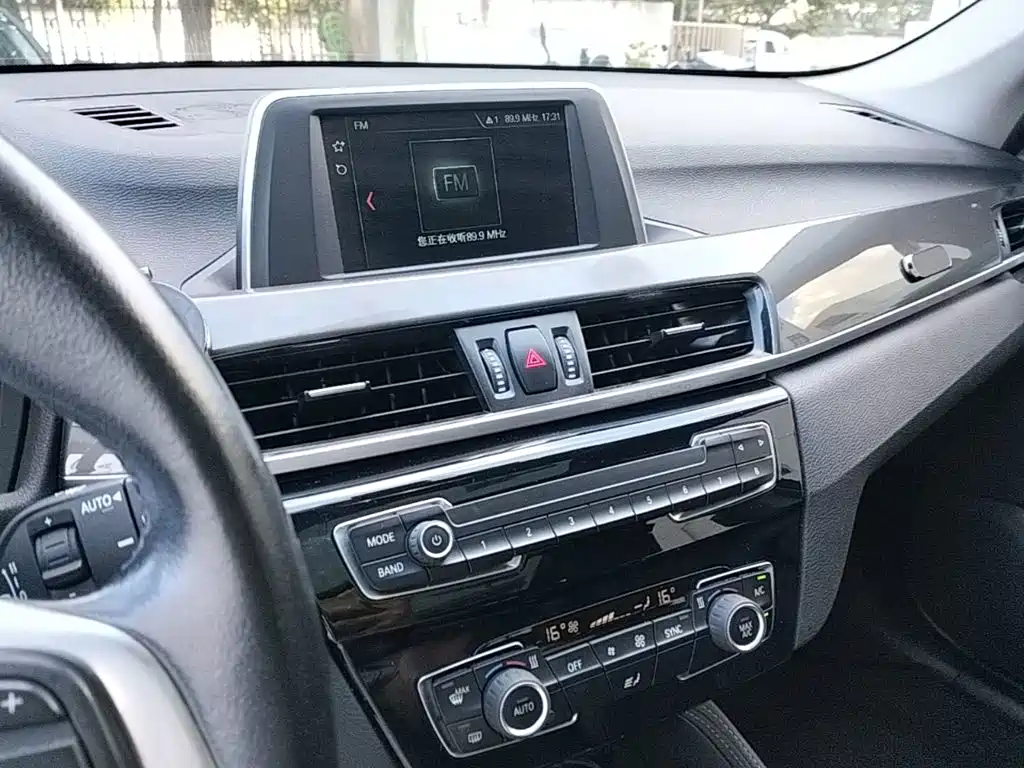 BMW X1 — миниатюра 13