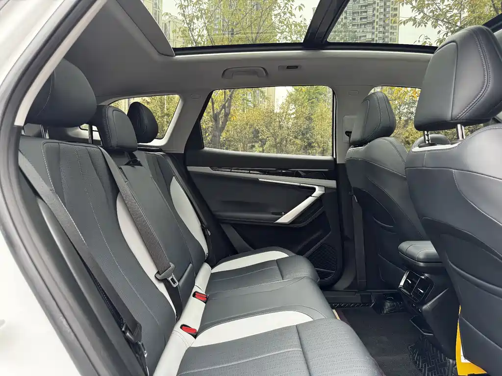 Geely Boyue L — миниатюра 13