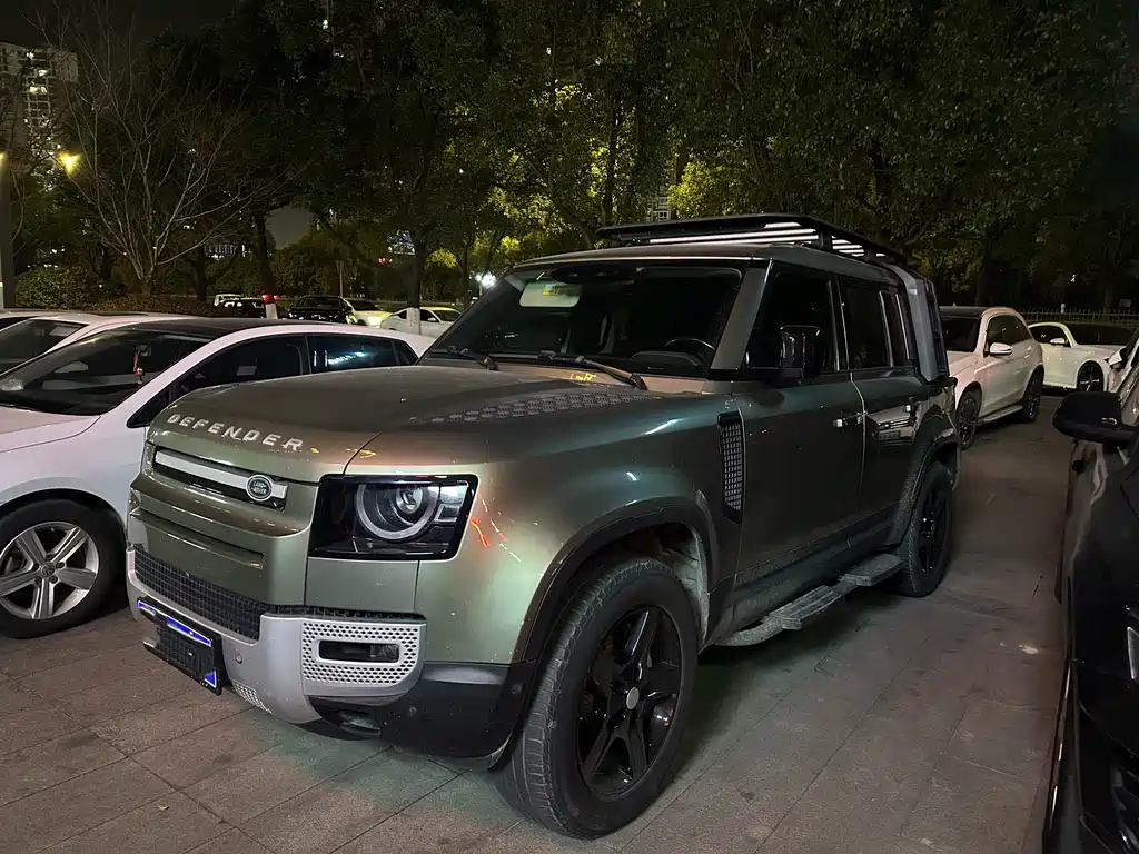 Land Rover Defender 2021