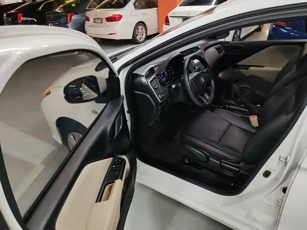 Honda City — миниатюра 16