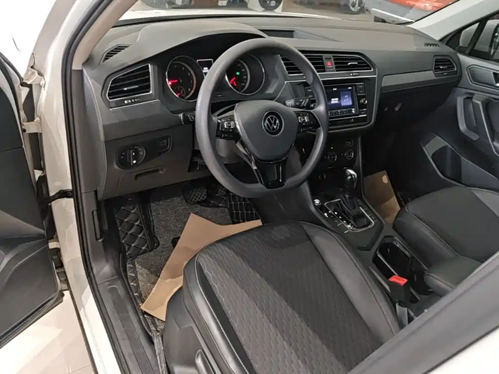 Volkswagen Tiguan L — миниатюра 10