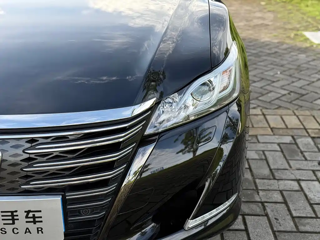 Toyota Crown — миниатюра 4