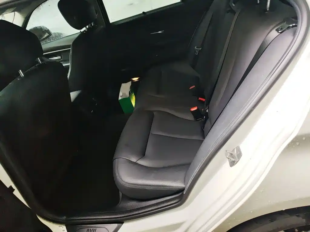 BMW 3 Series — миниатюра 18