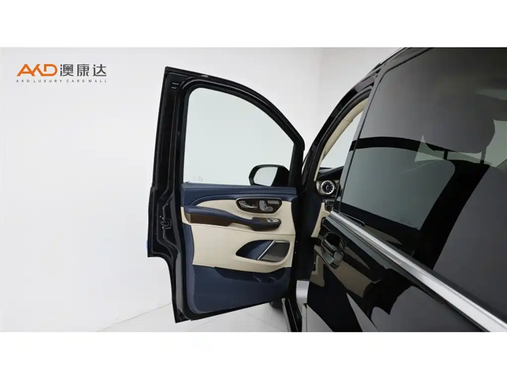 Mercedes-Benz V-Class — миниатюра 12
