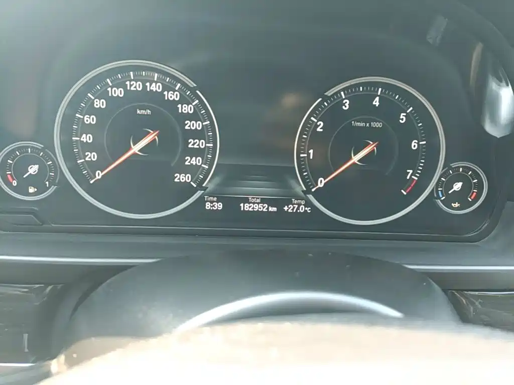 BMW 5 Series — миниатюра 12