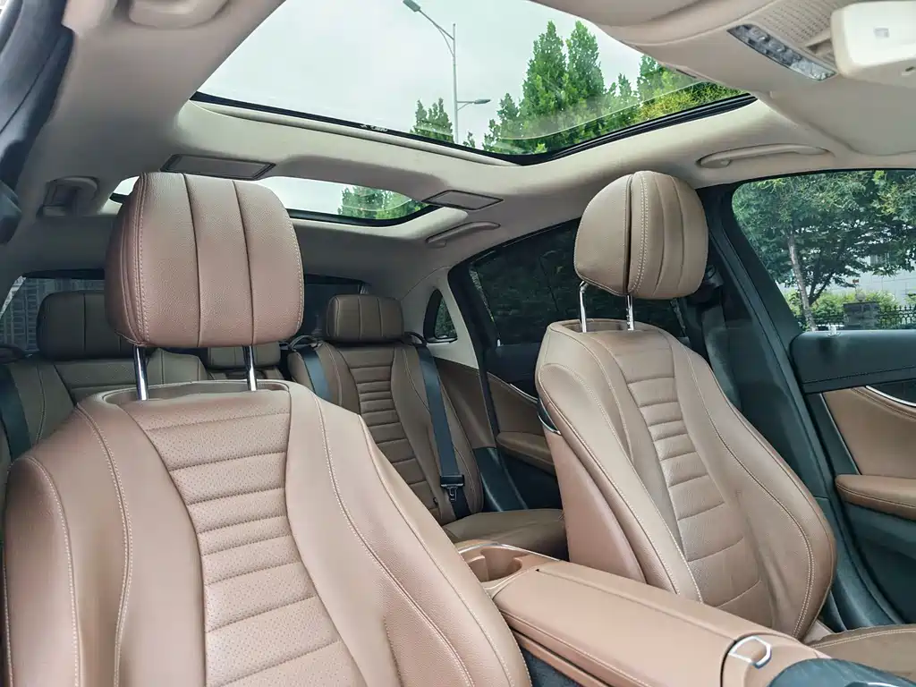 Mercedes-Benz E-Class — миниатюра 16