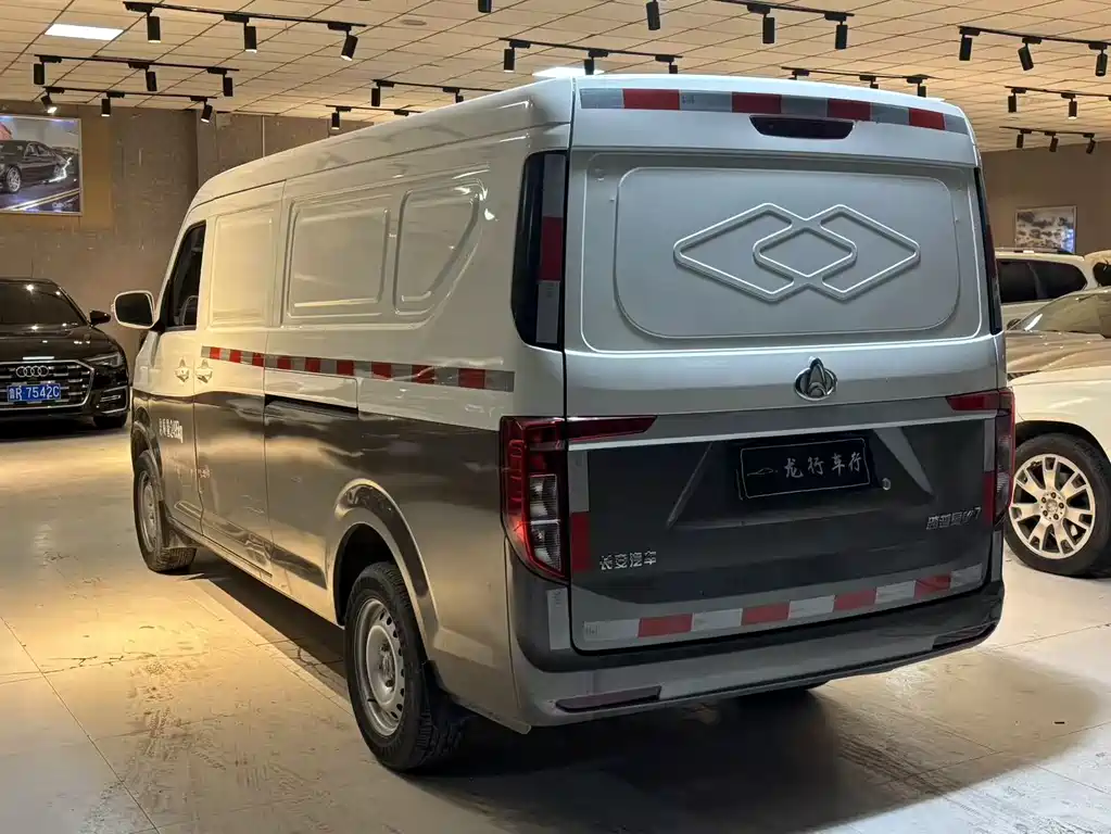 CHANGAN CROSS STAR V7