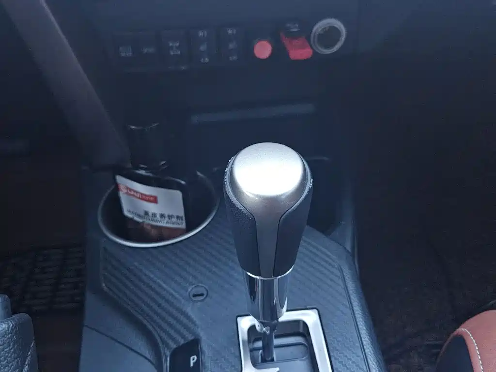 Toyota RAV4 — миниатюра 7