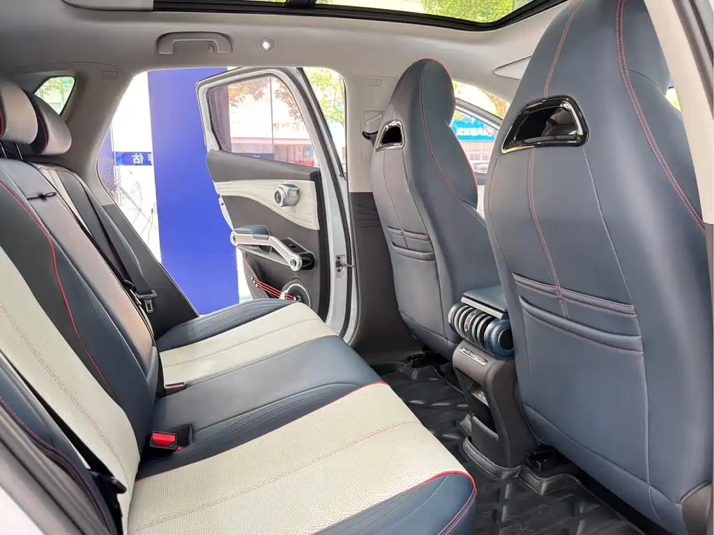 BYD Yuan Plus — миниатюра 14