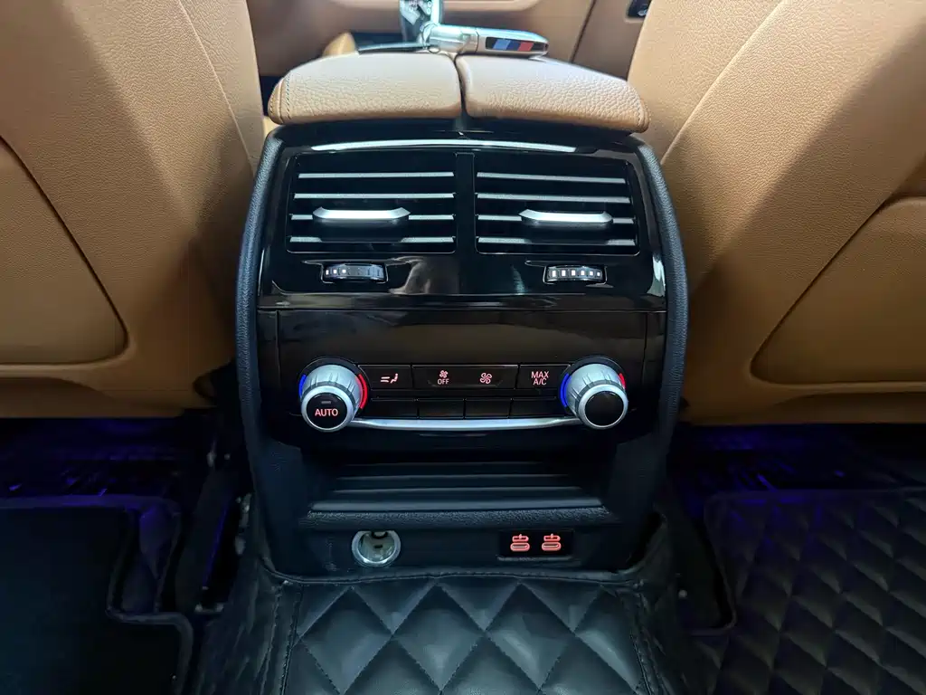 BMW 5 Series — миниатюра 16