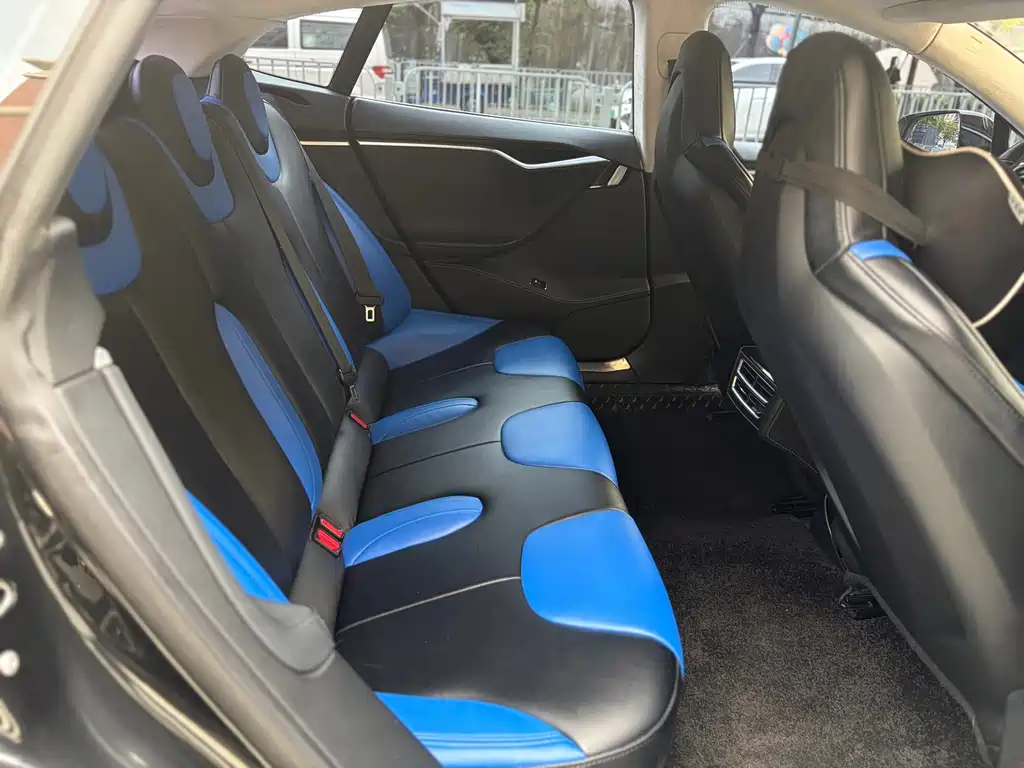 Tesla Model S — миниатюра 8