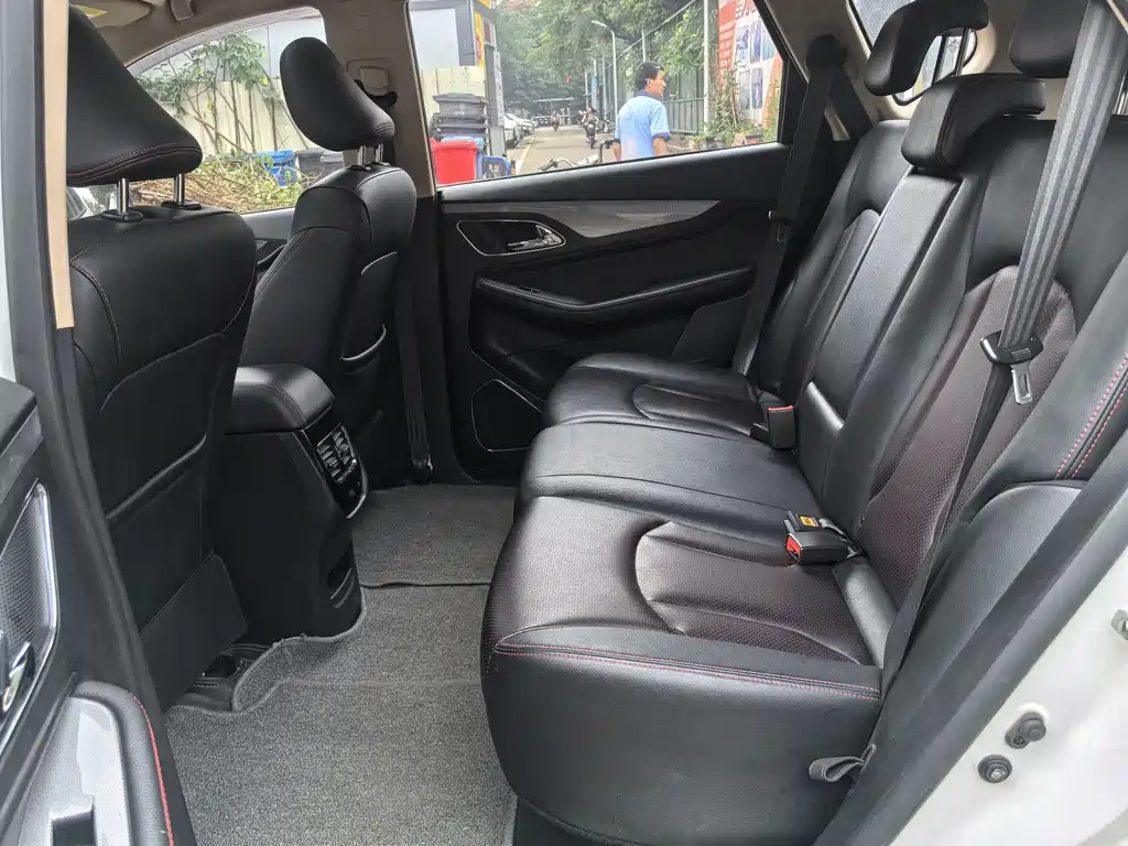 Baojun 560 2015 1.8L MT Luxury