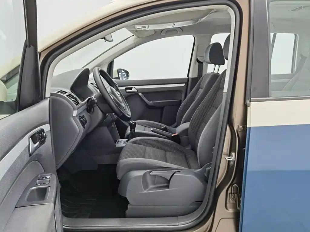 Volkswagen Touran — миниатюра 10