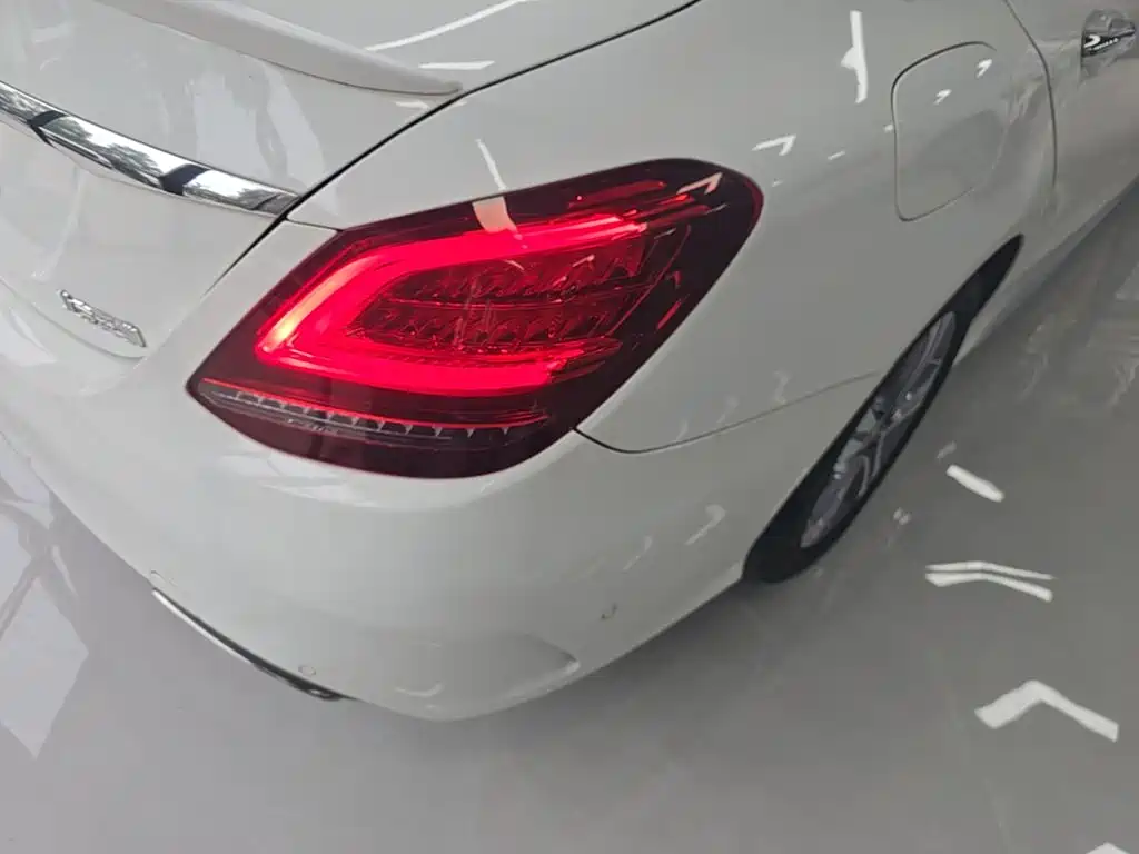 Mercedes-Benz C-Class — миниатюра 8