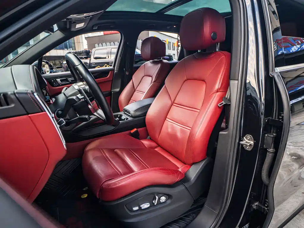 Porsche Cayenne — миниатюра 4
