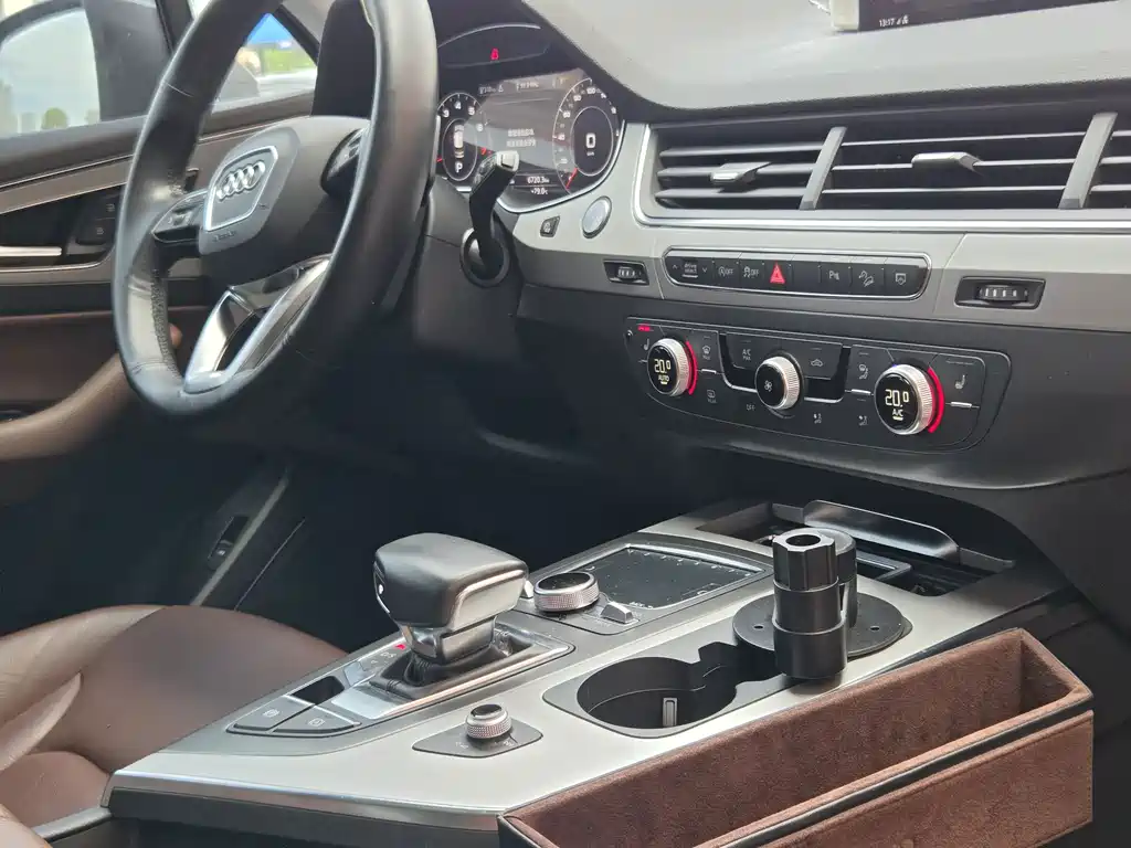 Audi Q7 — миниатюра 5