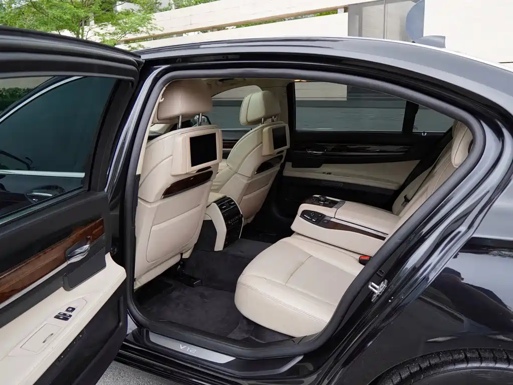 BMW 7 Series 7 2010 760Li