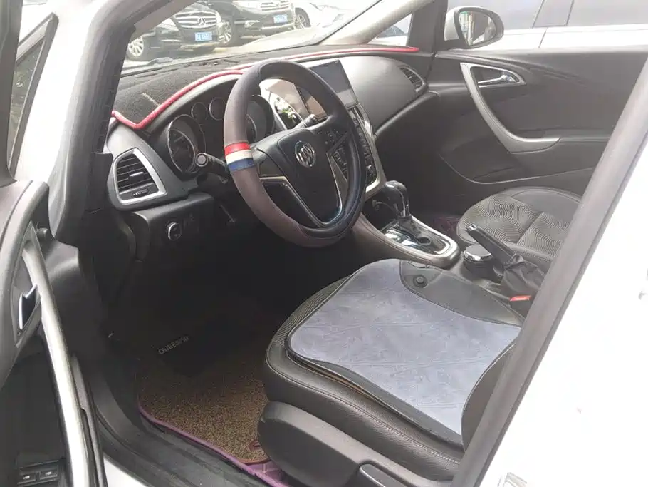 Buick Excelle — миниатюра 9