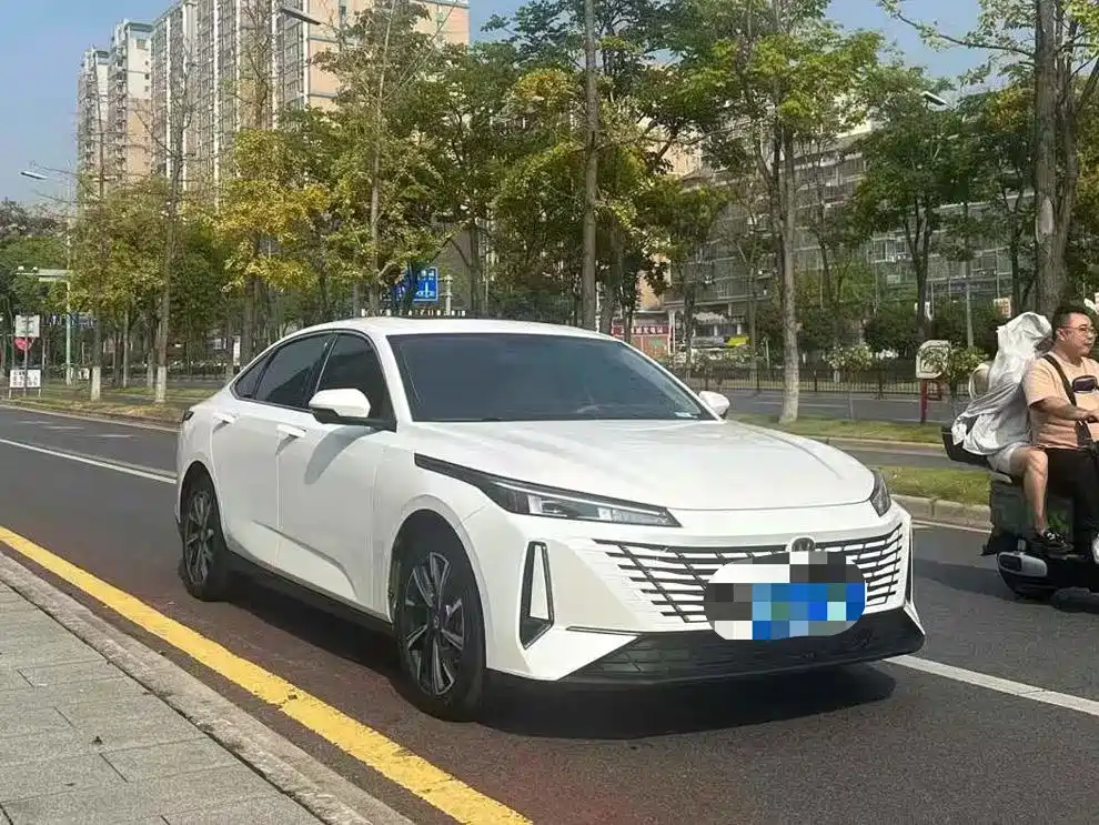 Changan Eado — миниатюра 3