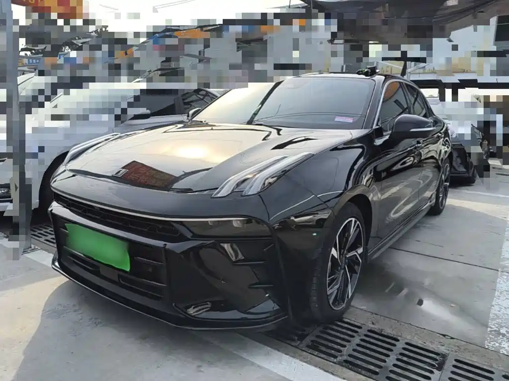 Lynk & Co 03