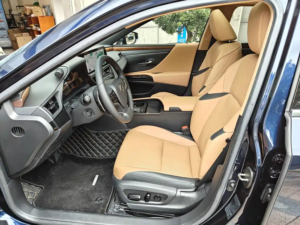 Lexus ES — миниатюра 10