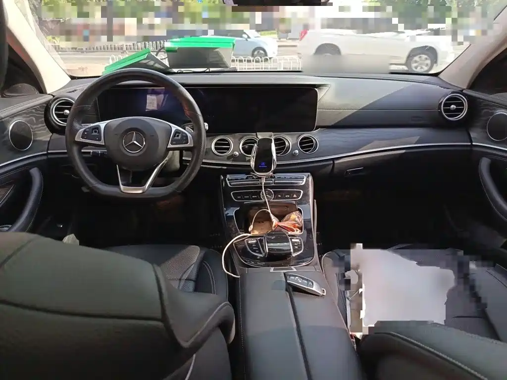 Mercedes-Benz E-Class — миниатюра 13