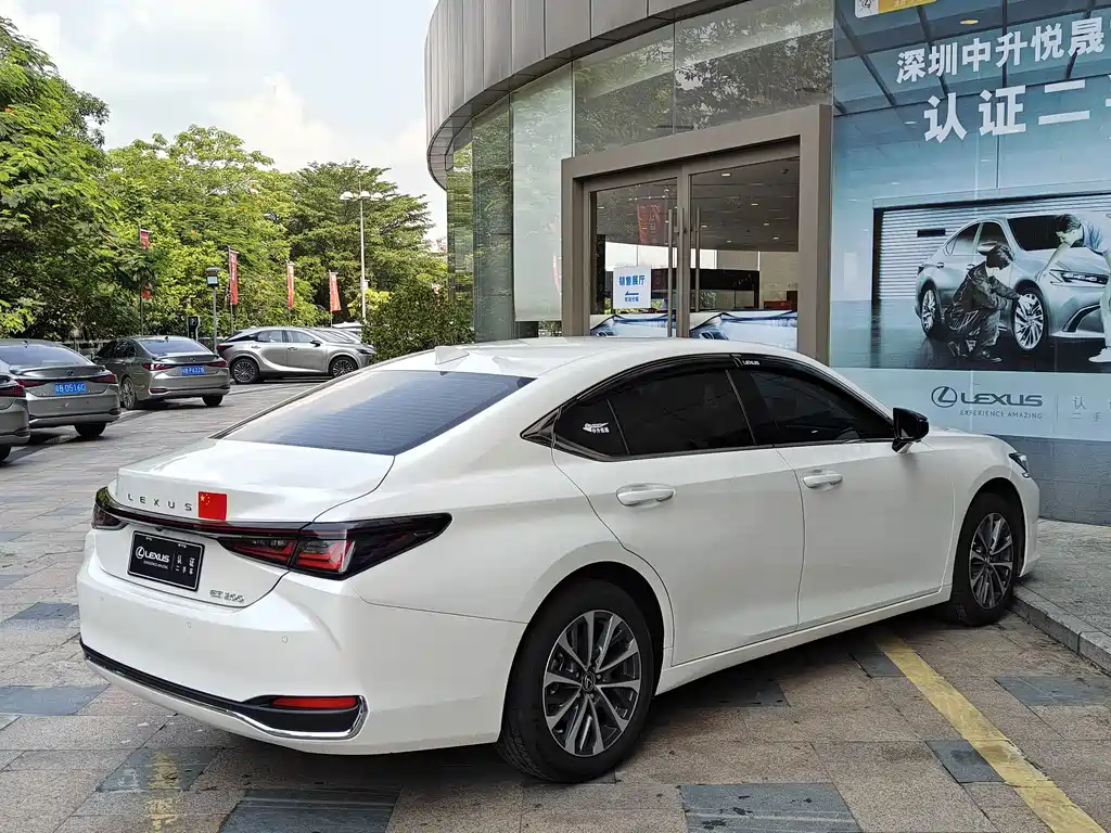 Lexus ES — миниатюра 9