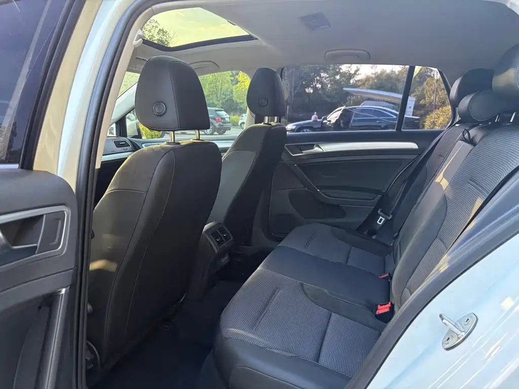 Volkswagen Golf — миниатюра 6