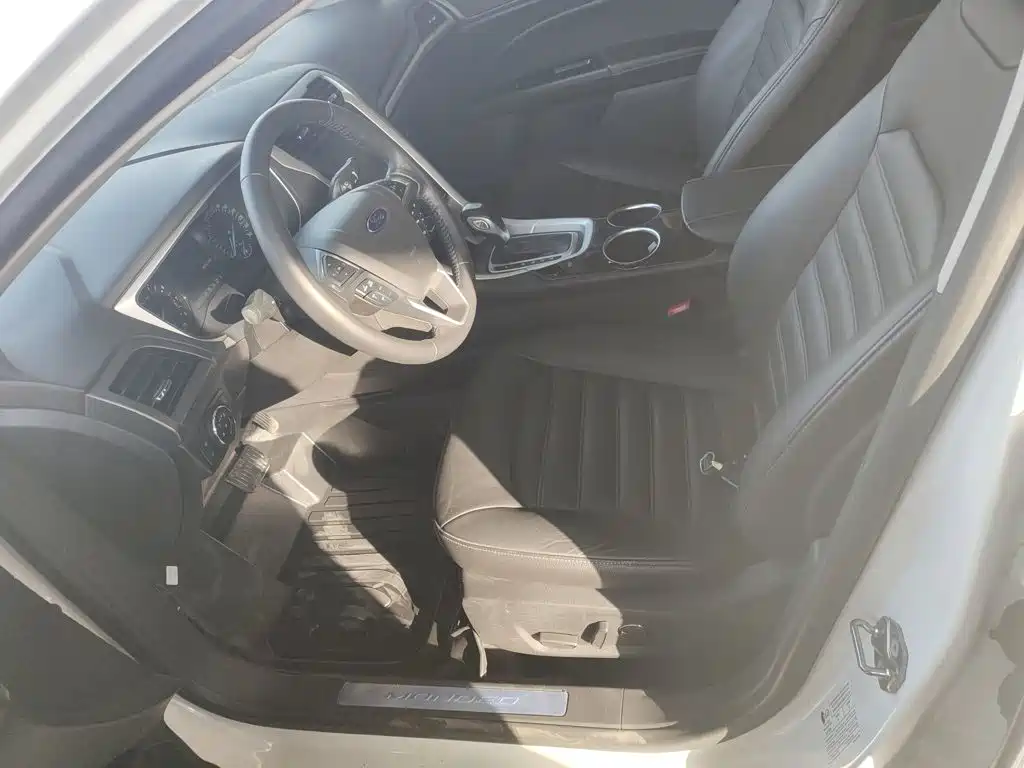 Ford Mondeo — миниатюра 15