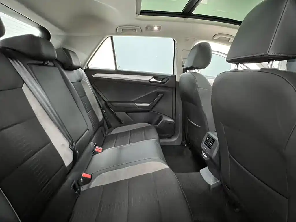 VOLKSWAGEN T ROC EXPLORING SONGS