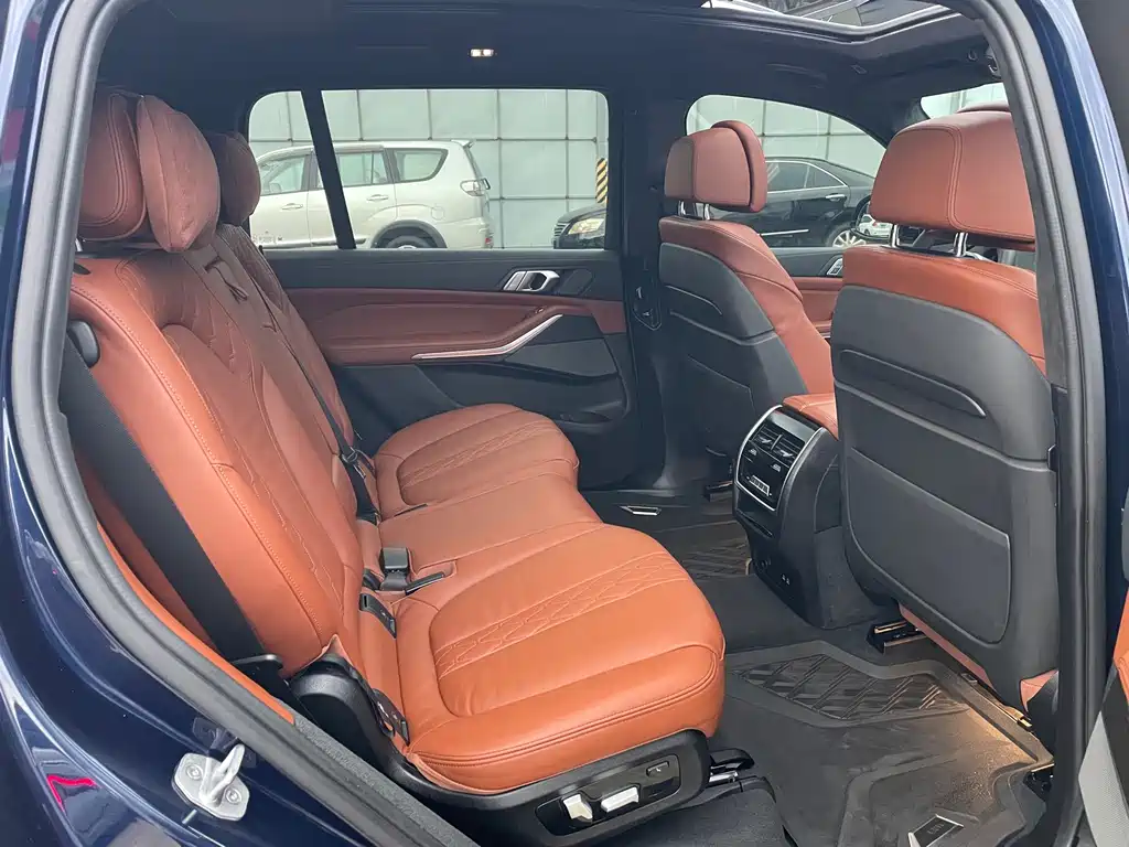 BMW X7 — миниатюра 11