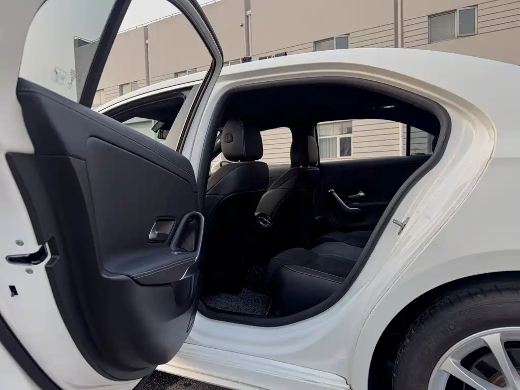 MERCEDES-BENZ A CLASS