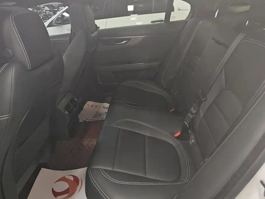 Jaguar XEL — миниатюра 11