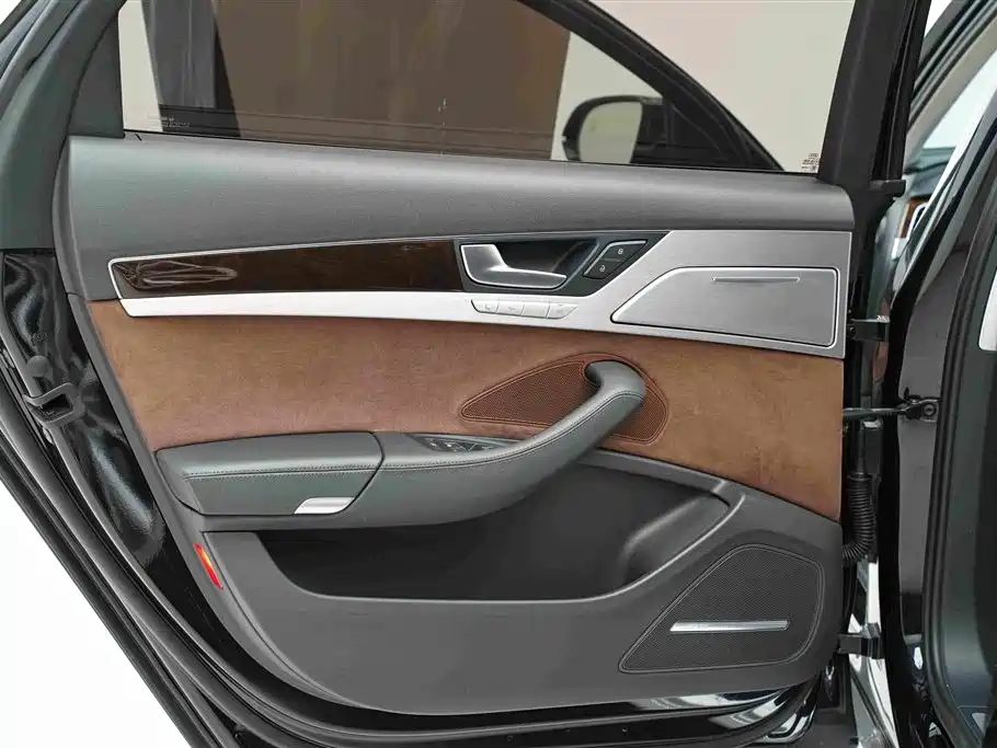 Audi A8 — миниатюра 20