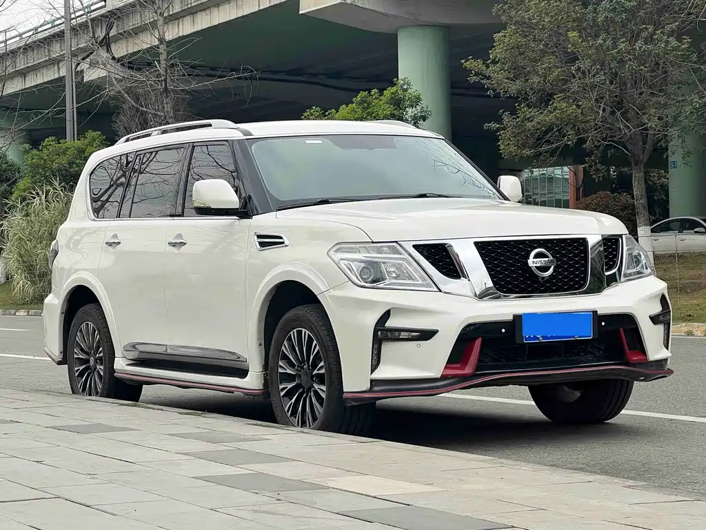 Nissan Patrol — миниатюра 3