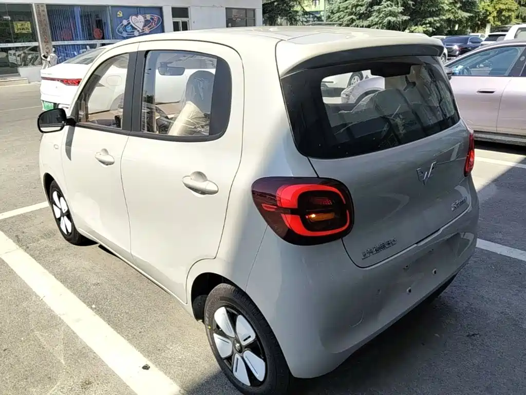 Wuling MINIEV — миниатюра 5