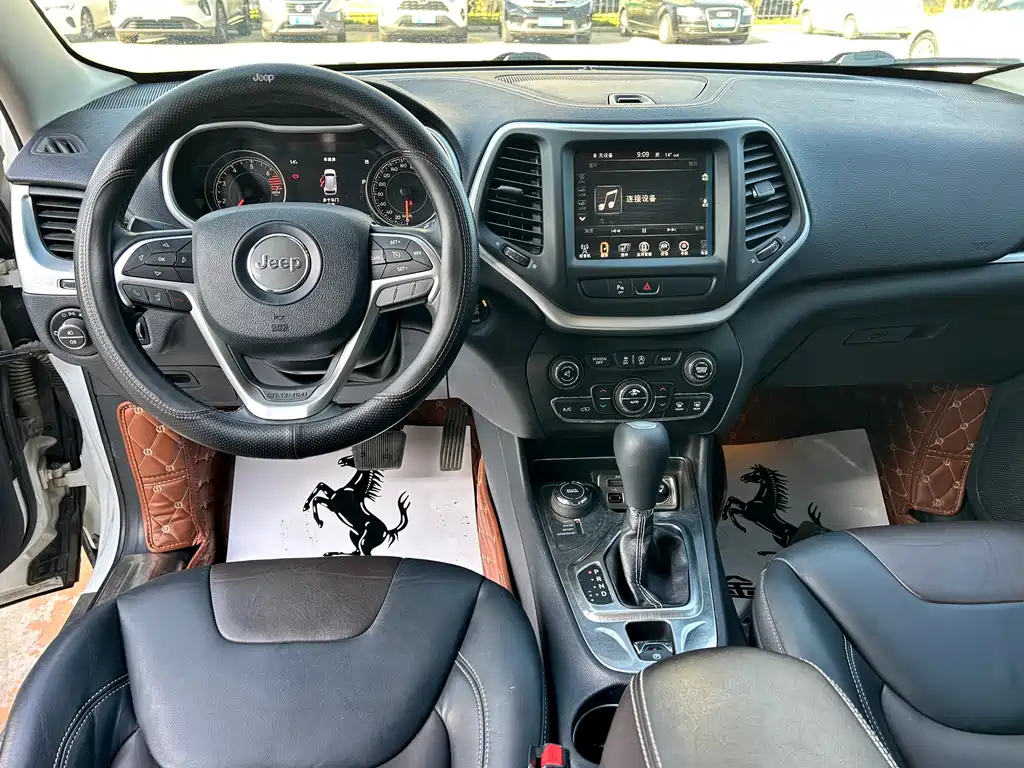 Jeep Cherokee — миниатюра 5