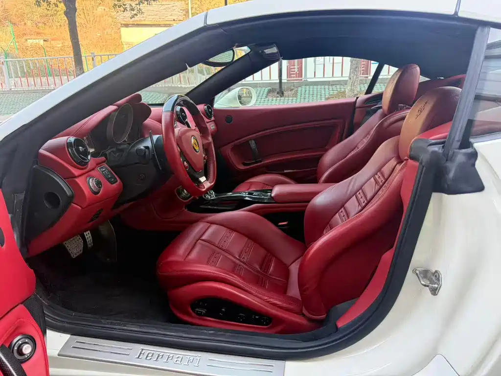 Ferrari California T 2009 4.3L