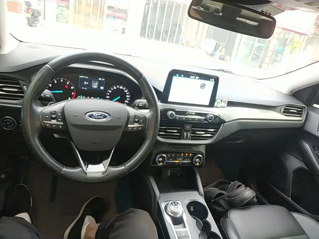 Ford Focus — миниатюра 10