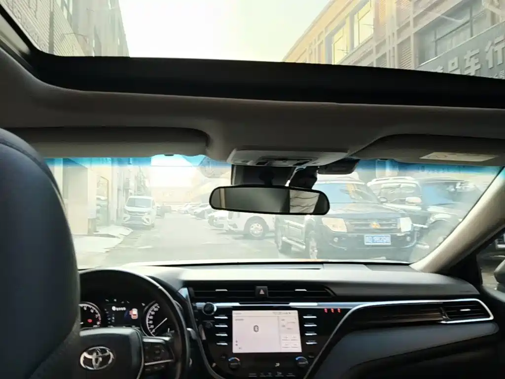 Toyota Camry — миниатюра 23