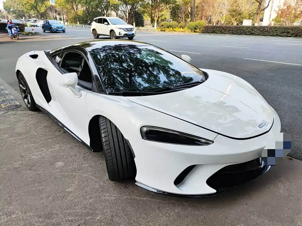 MCLAREN GT