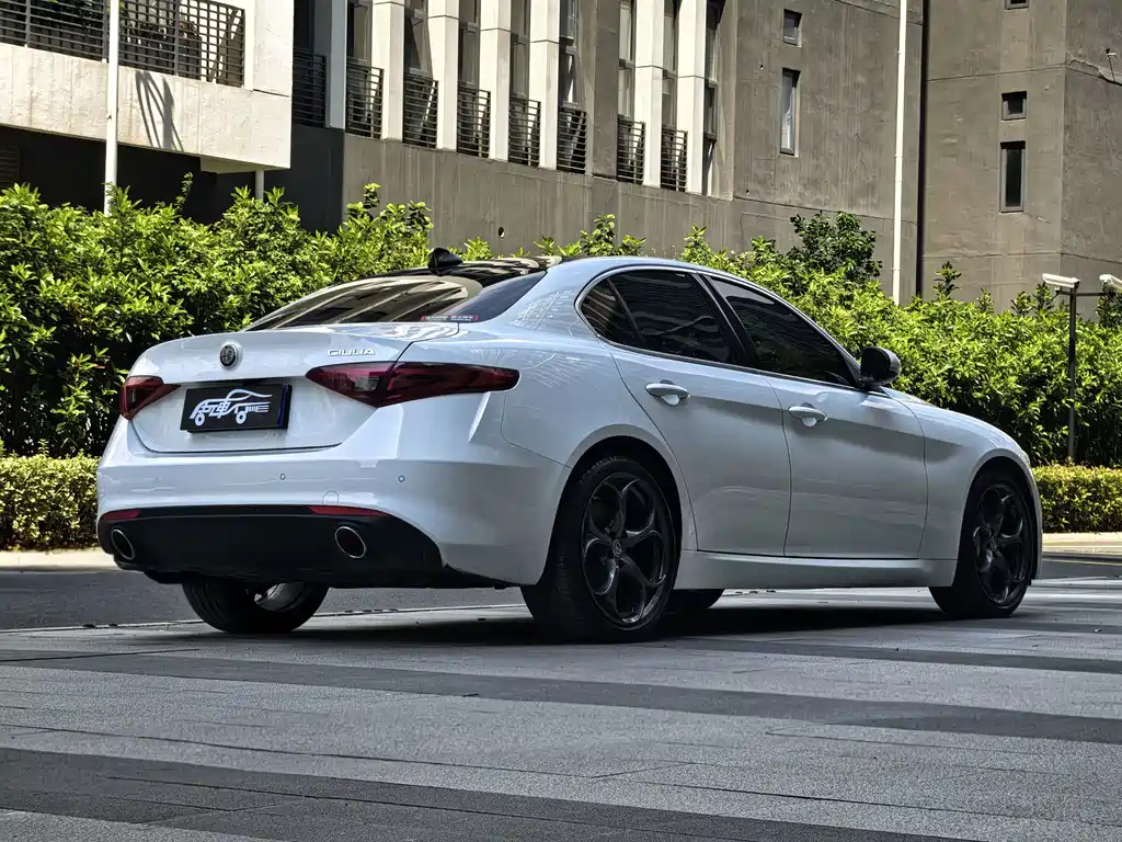 Alfa Romeo Giulia — миниатюра 16