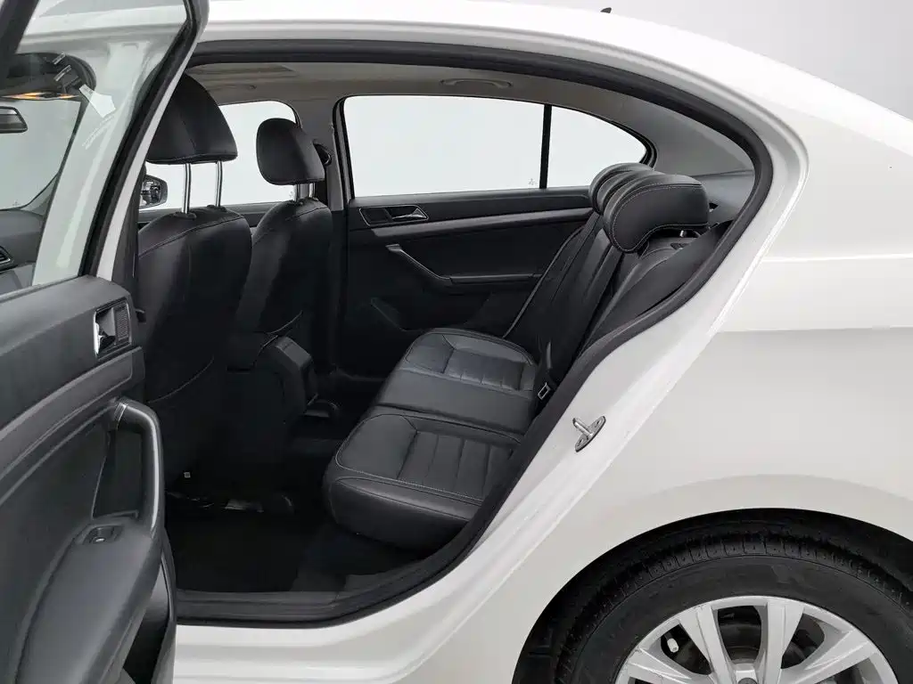 Volkswagen Lavida — миниатюра 15