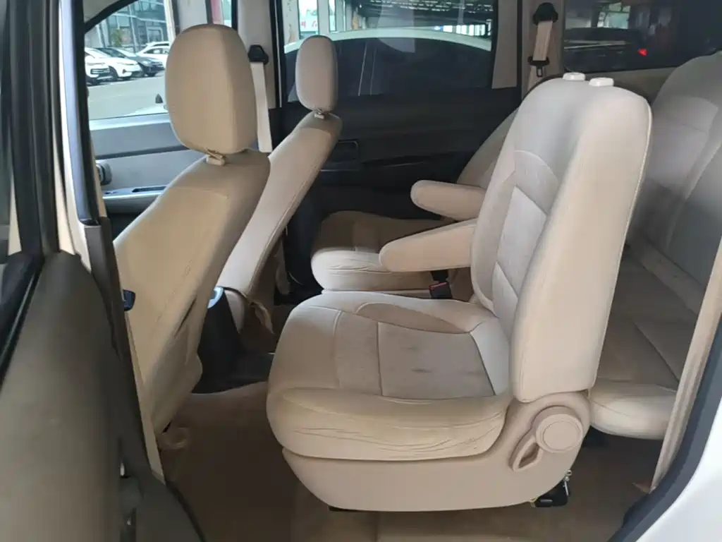Wuling Hongguang — миниатюра 17