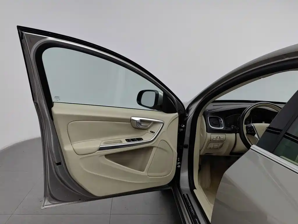 Volvo S60 — миниатюра 8