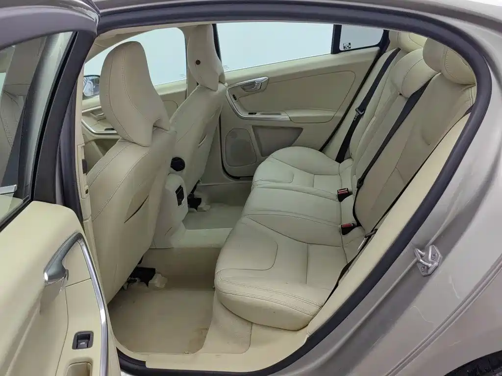 Volvo S60 — миниатюра 15