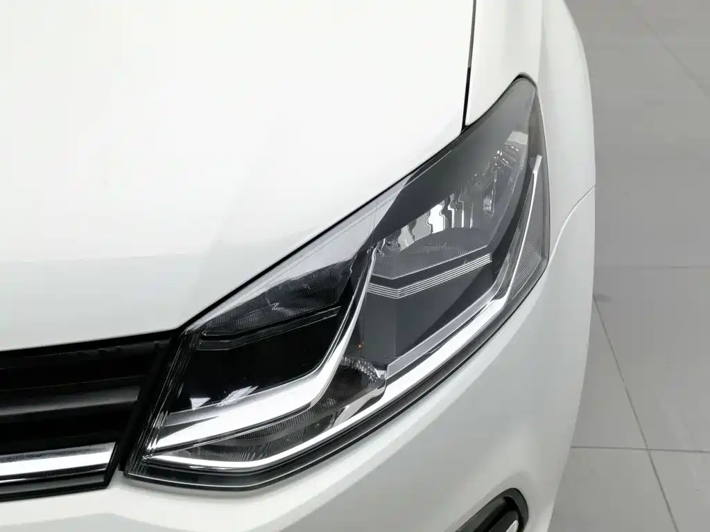 Volkswagen Polo — миниатюра 7