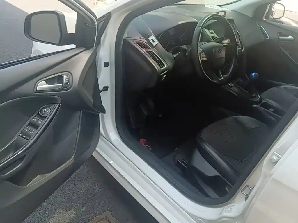 Ford Focus — миниатюра 16