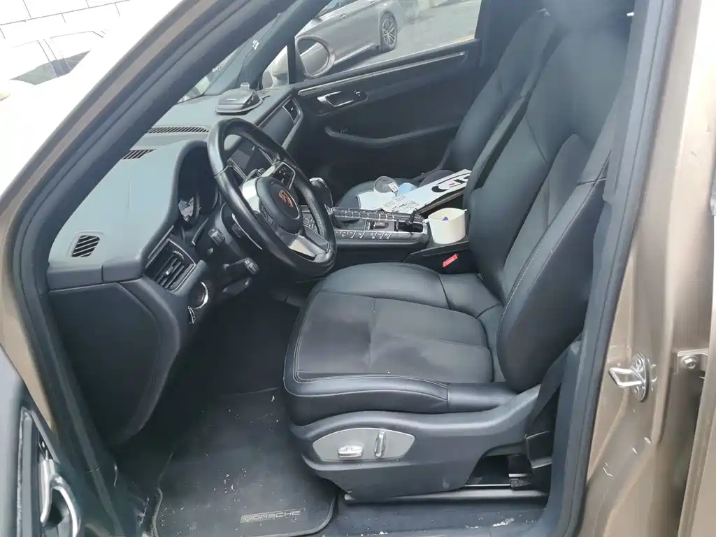 Porsche Macan — миниатюра 8