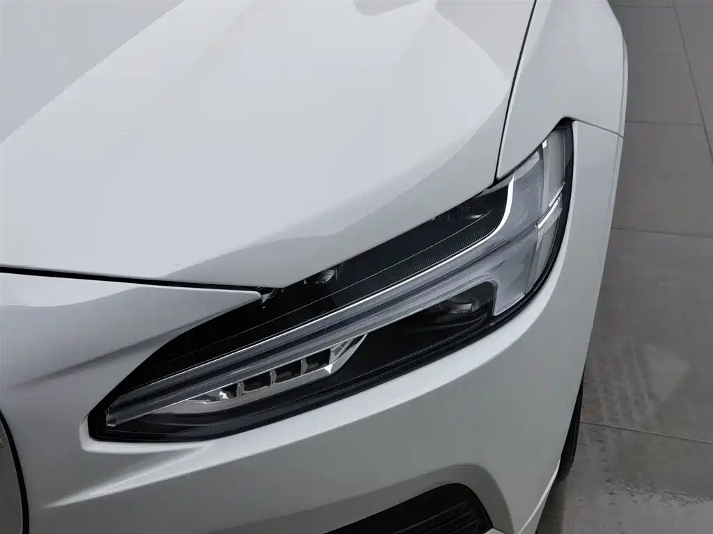 VOLVO S90 PLUG IN HYBRID